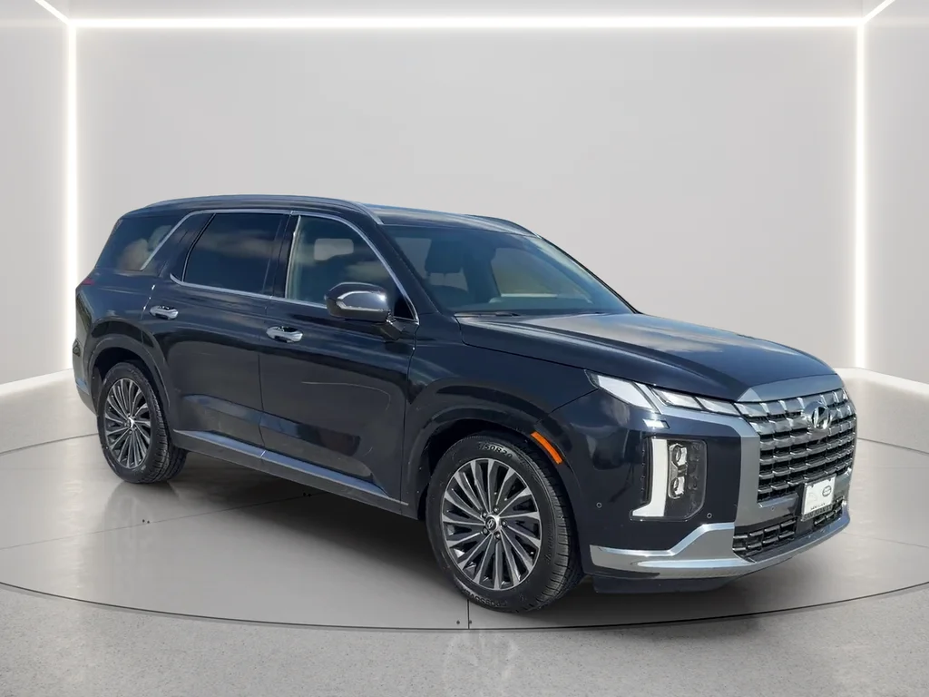 Used 2024 White Hyundai Calligraphy image 3