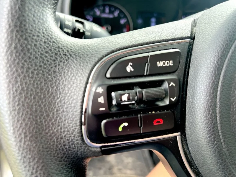 Used 2017 SILVER Kia LX image 20