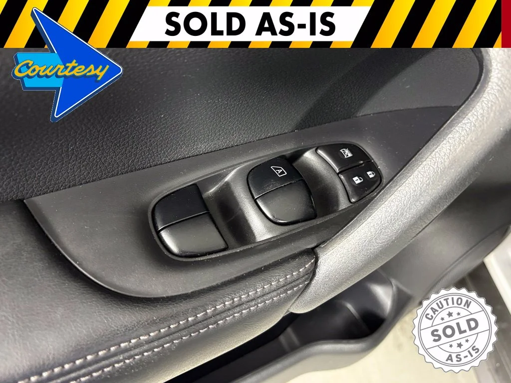 Used 2017 Silver Nissan S image 12