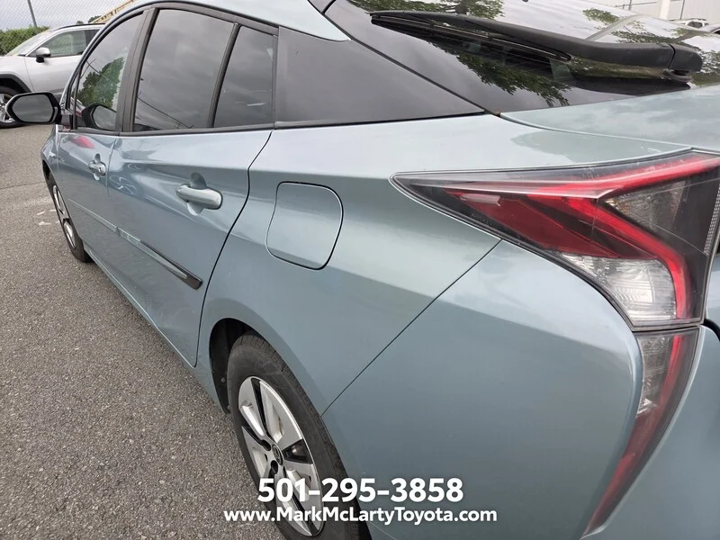 Used 2016 Pearl TOYOTA THREE image 9