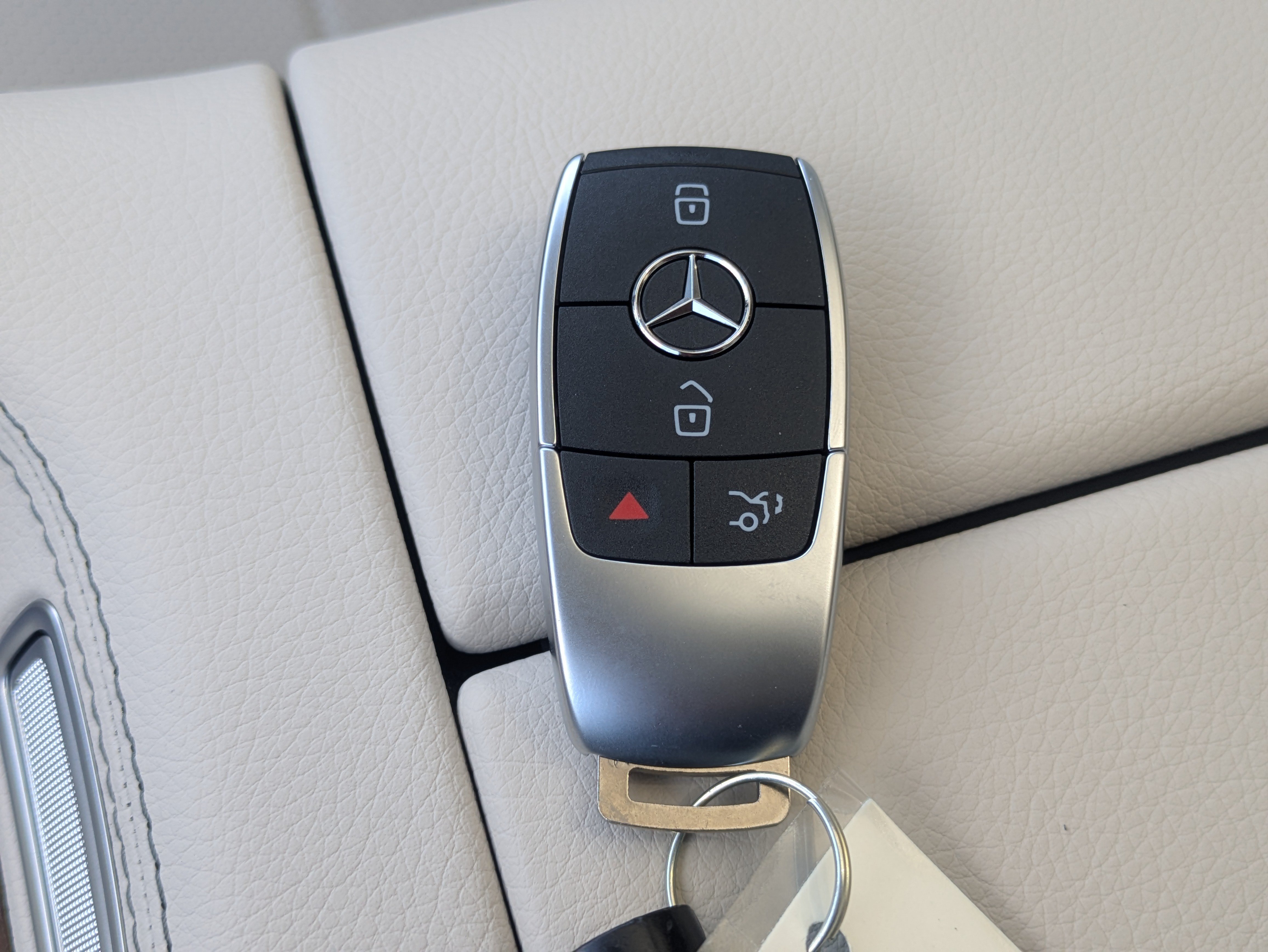 New 2026 Polar White Mercedes-Benz GLS 450 image 28