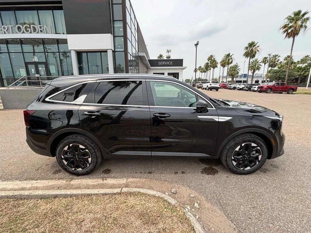 2025 Kia Sorento S - Photo 8