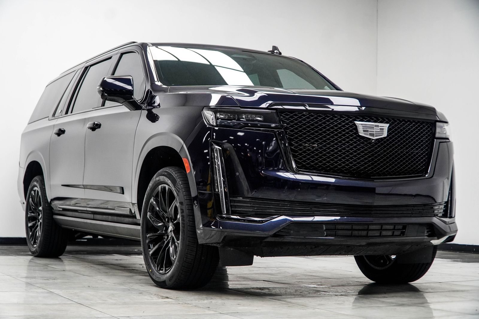 Used 2023 Blue Cadillac Sport Platinum image 4
