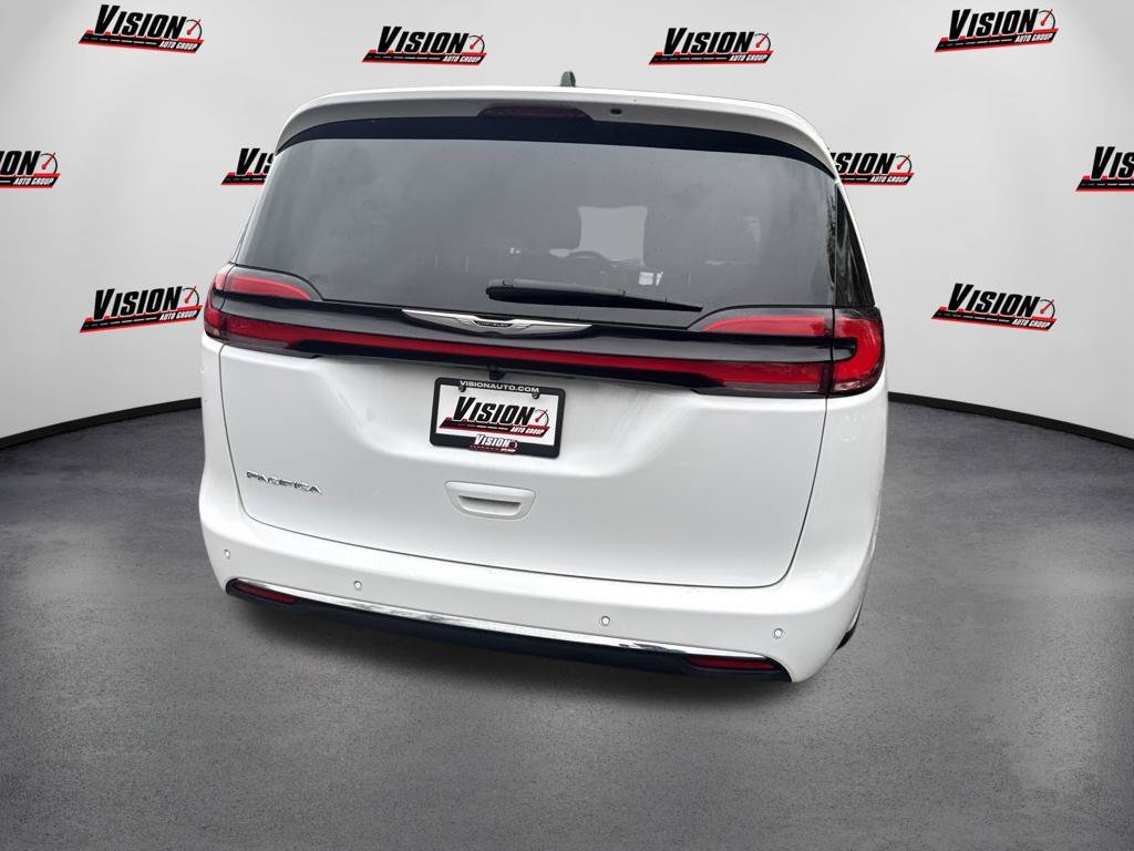 Used 2026 White Chrysler Select image 6