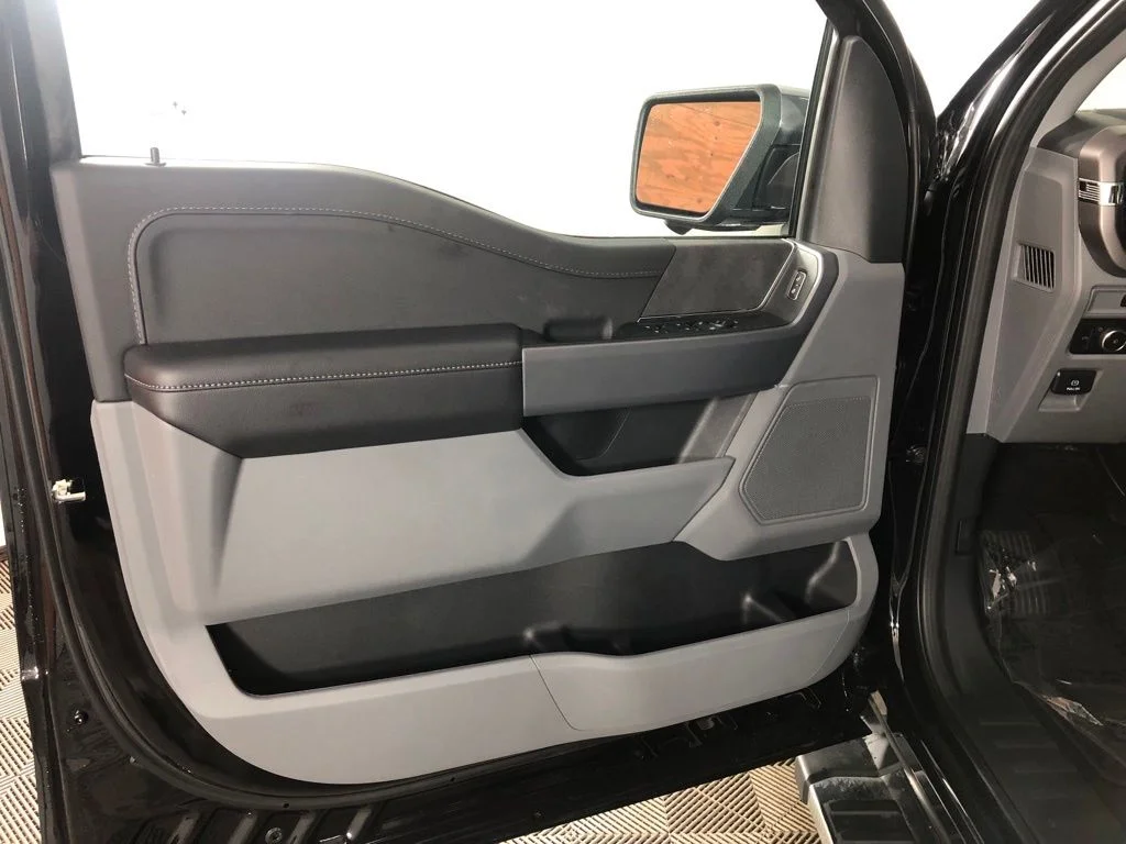 New 2026 Agate Black Metallic Ford XLT image 12