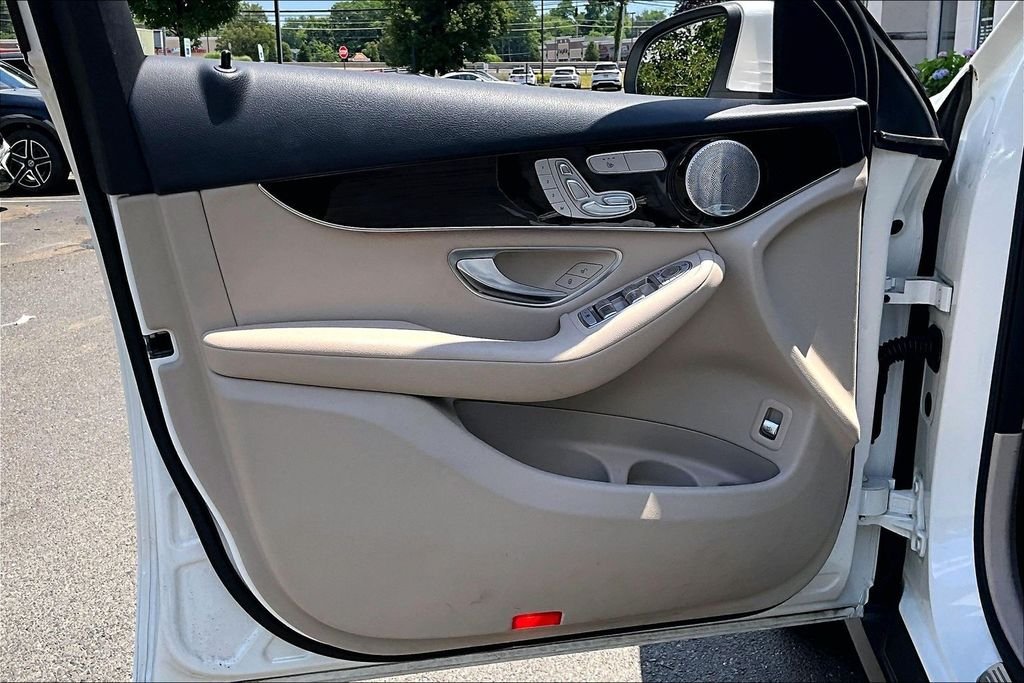Certified Used 2021 White Mercedes-Benz GLC 300 image 18