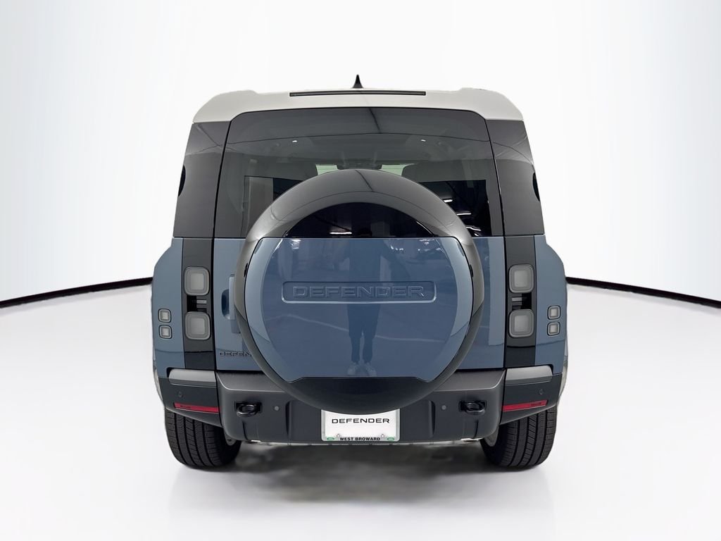 New 2026 Tasman Blue Land Rover X-Dynamic SE image 6