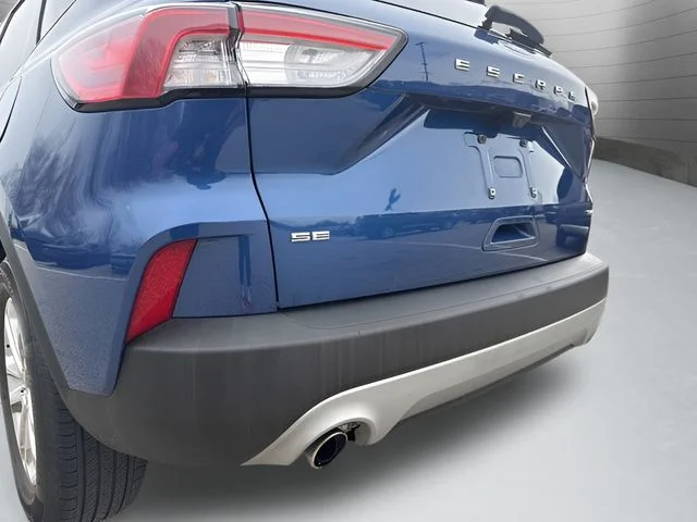 Used 2022 Blue Ford SE image 23