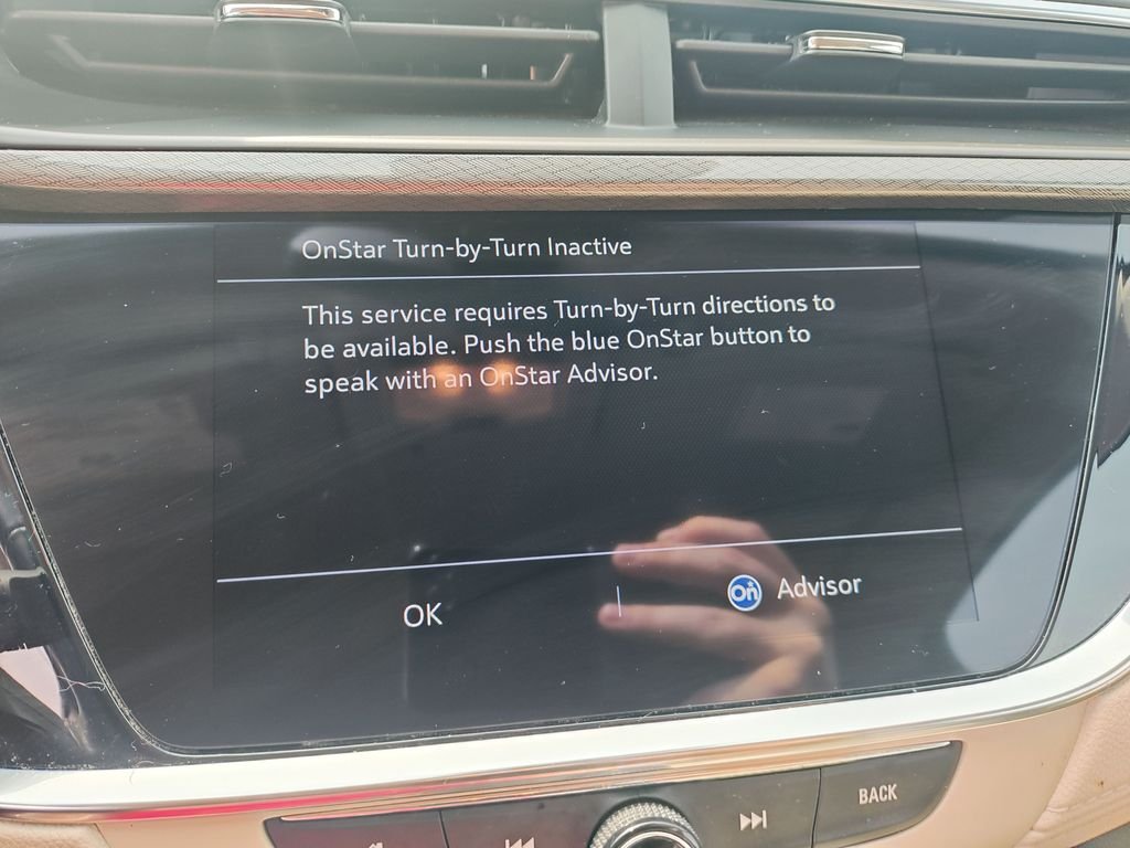 Used 2022 White Buick Select image 22