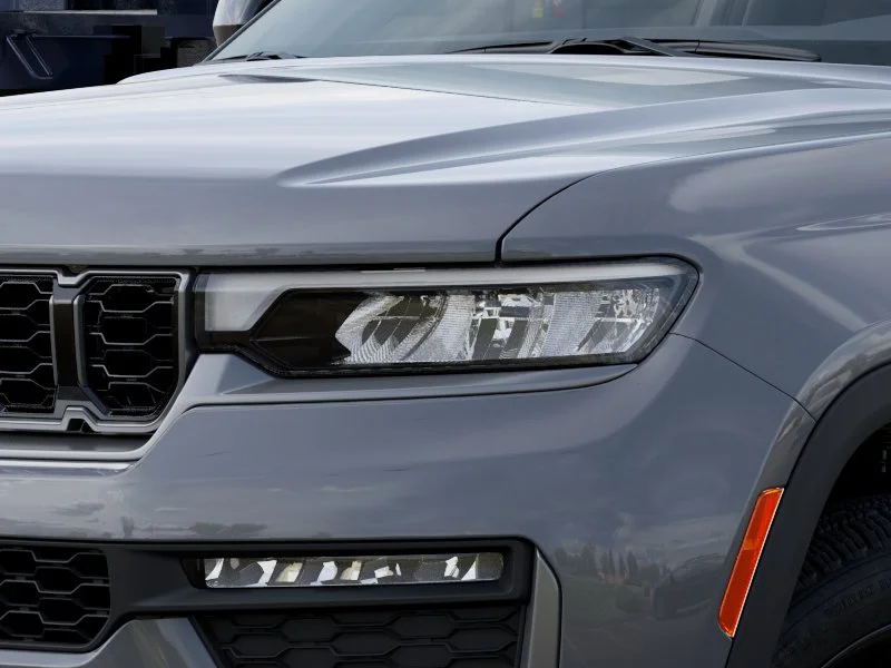 New 2027 Sting-Gray Clear-Coat Paint Jeep Limited Reserve image 10