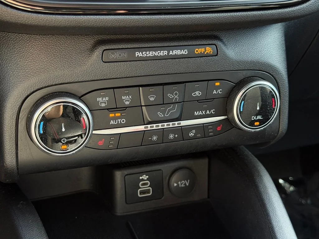 Used 2024 Gray Ford ST-Line image 33