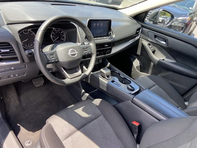 2025 Nissan Rogue SV - Photo 22