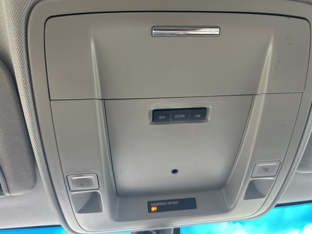 Used 2015 Silver GMC Base image 26