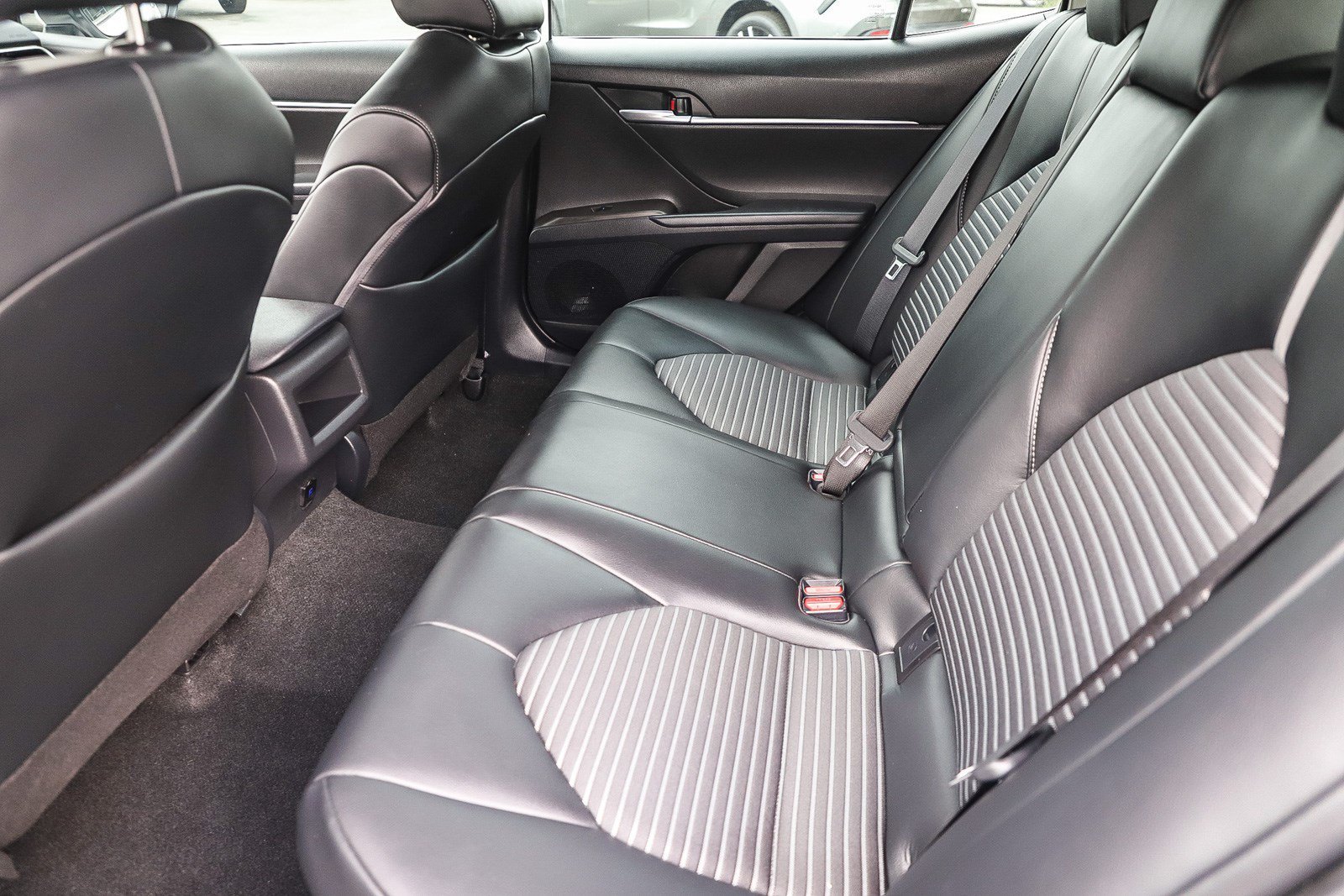 Certified Used 2023 Ice Cap Toyota SE image 18