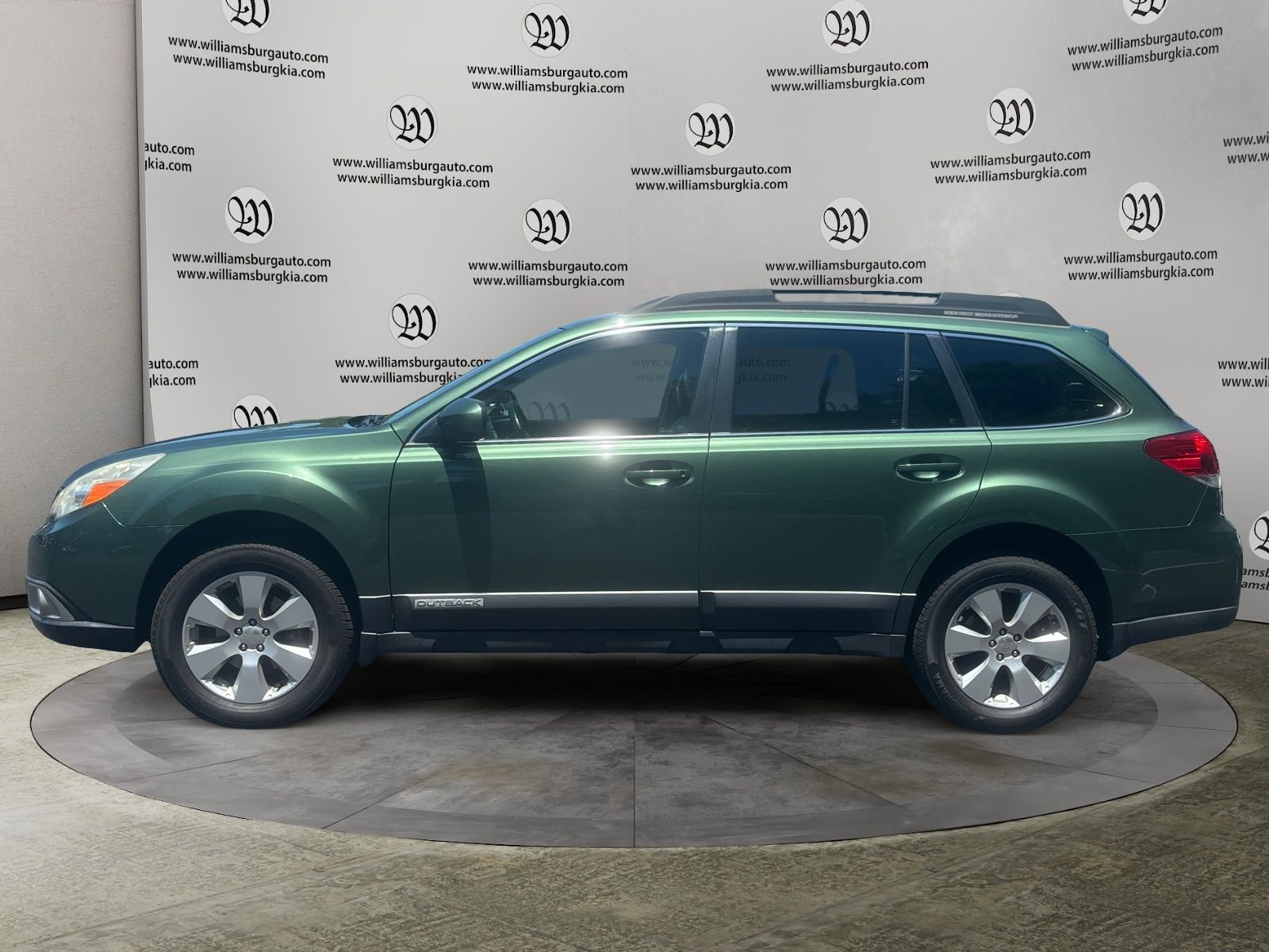 Used 2010 Green Subaru 2.5i Premium image 2