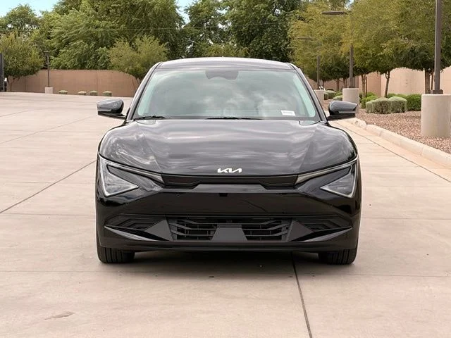 Certified Used 2025 Black Kia Light image 2