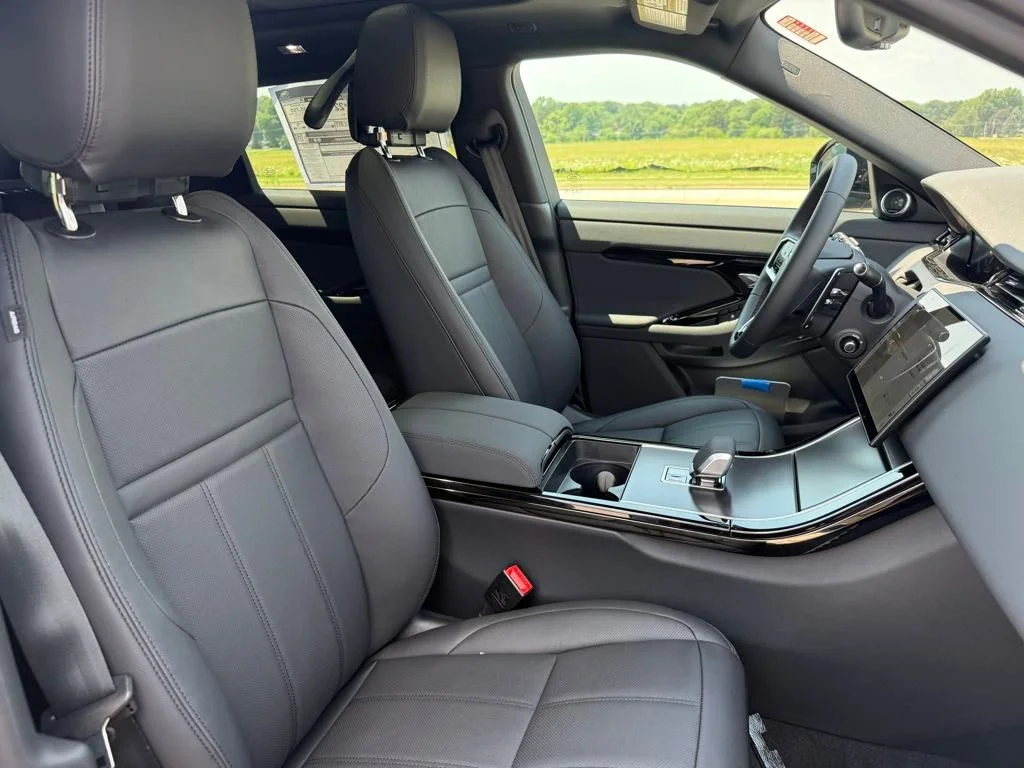 Used 2026 Black Land Rover Dynamic image 17