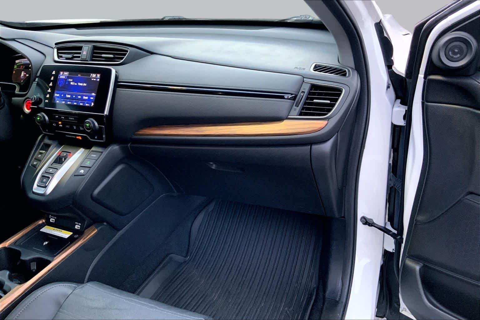 Used 2020 Platinum White Pearl Honda Touring image 18