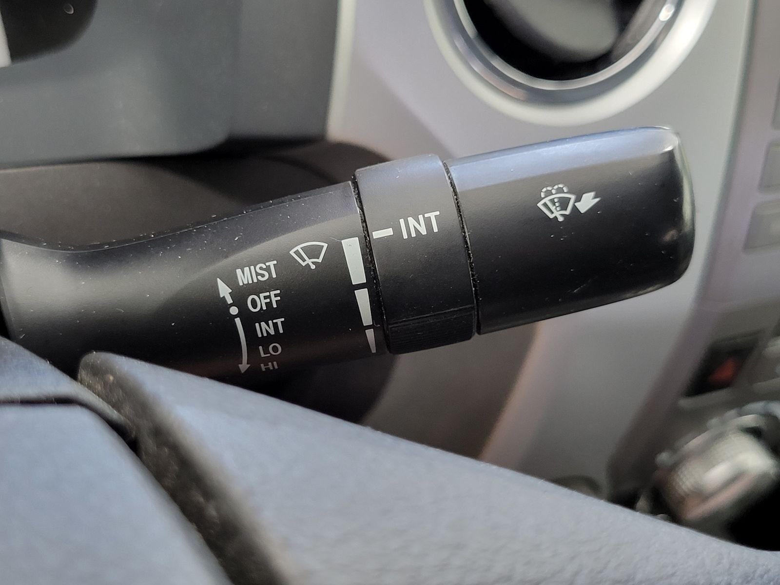 Used 2021 White Toyota SR5 image 18