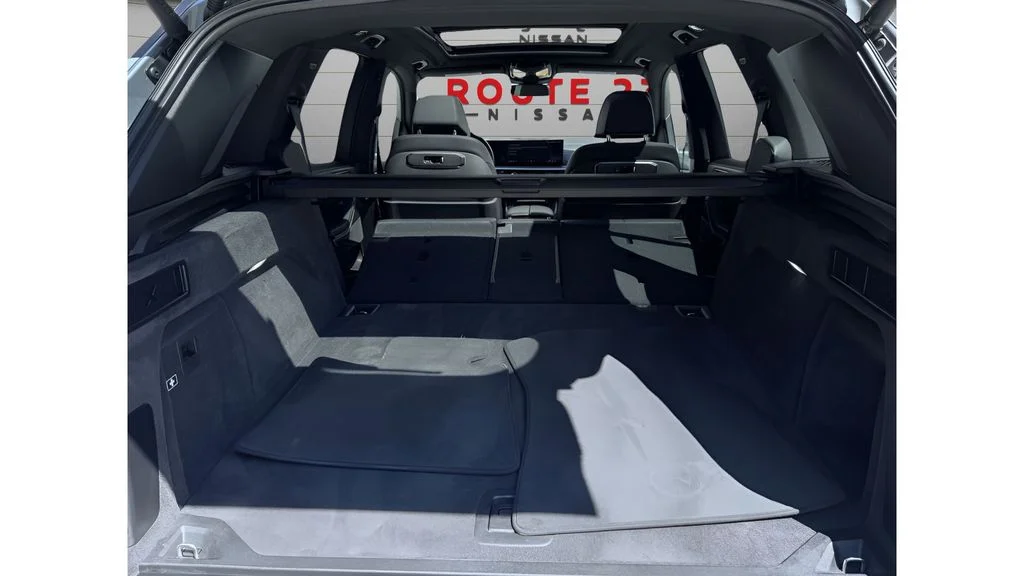 Used 2025 Gray BMW xDrive40i image 51