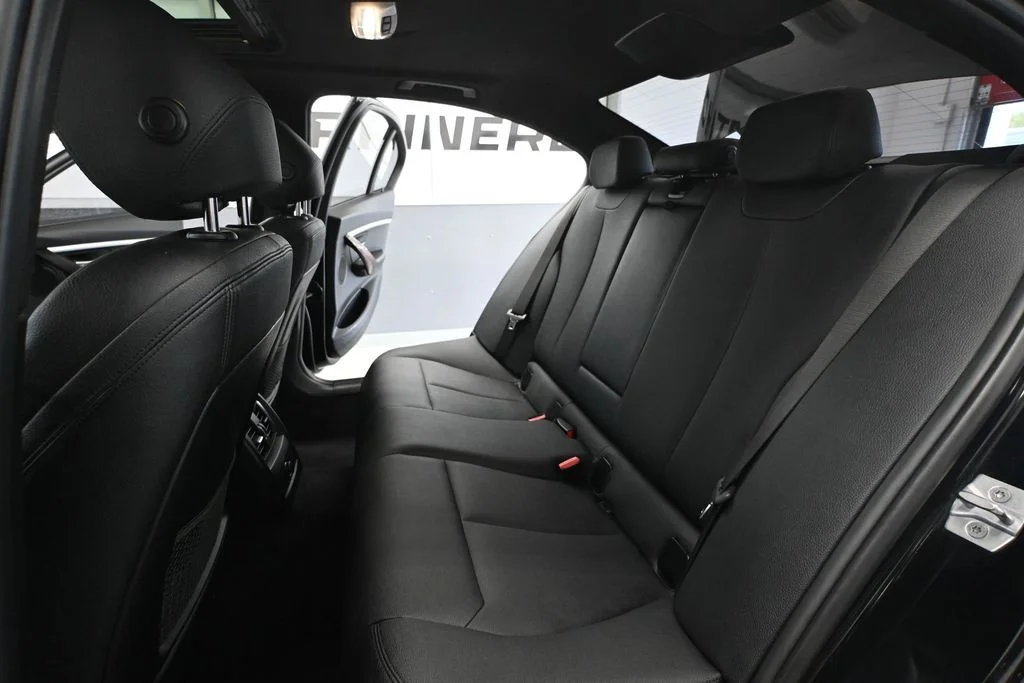 2018 BMW 3 Series 330i - Photo 37