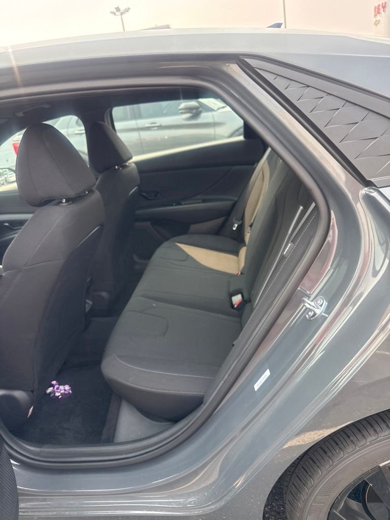 Used 2026 Gray Hyundai SEL Sport image 4