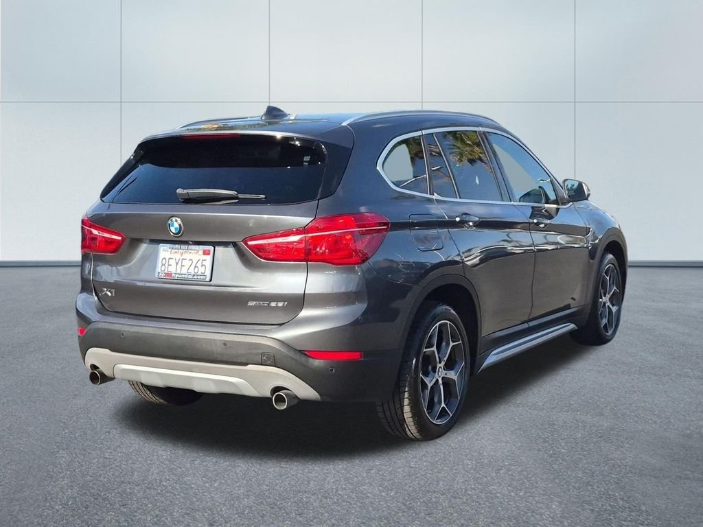 Used 2018 Gray BMW sDrive28i image 6