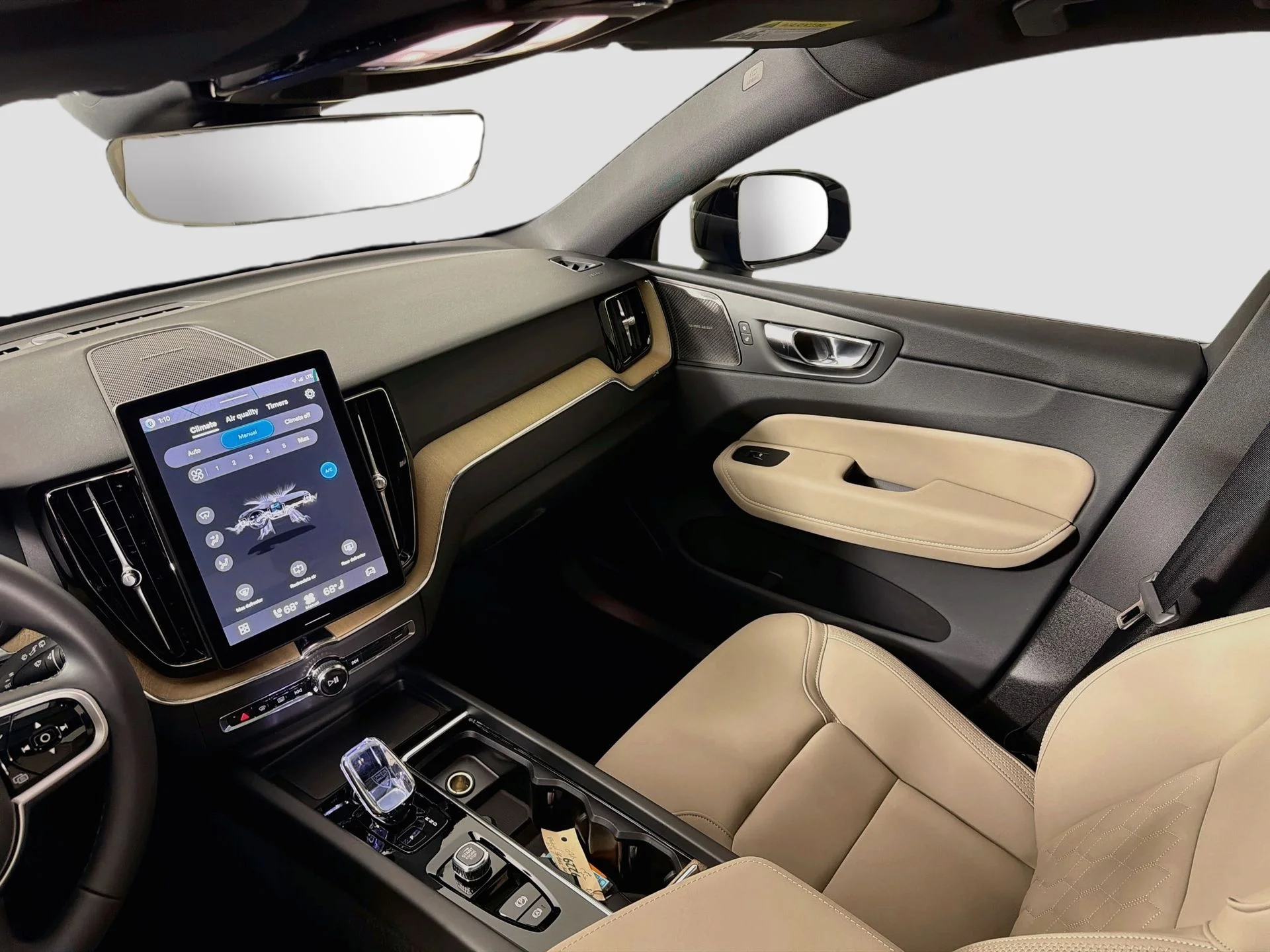 New 2026 Crystal White Volvo Plus image 24