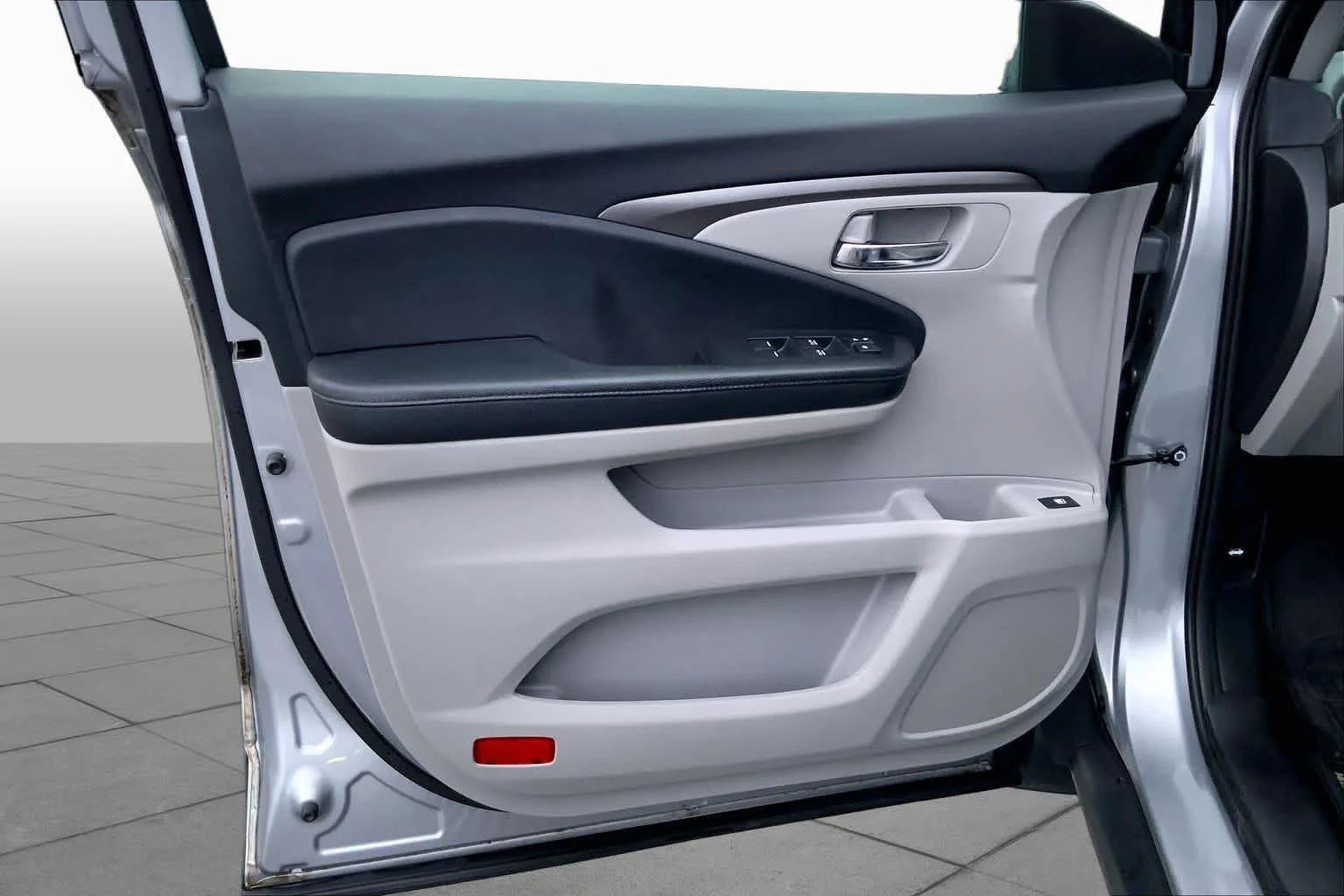 Used 2017 Lunar Silver Metallic Honda EX image 21