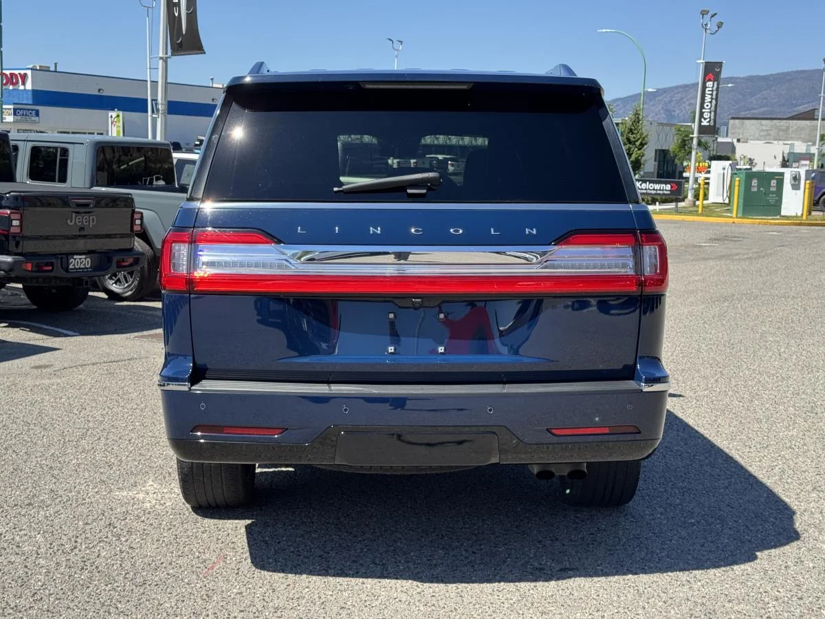 Used 2020 Blue Lincoln Reserve image 6