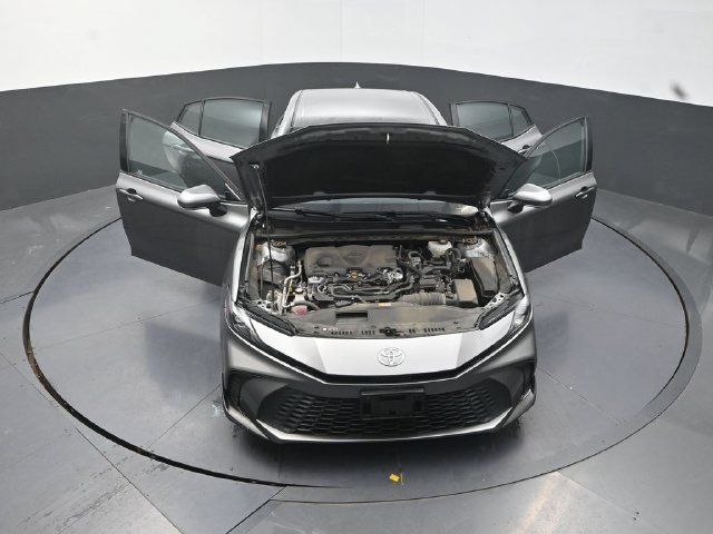 Used 2025  Toyota SE image 40