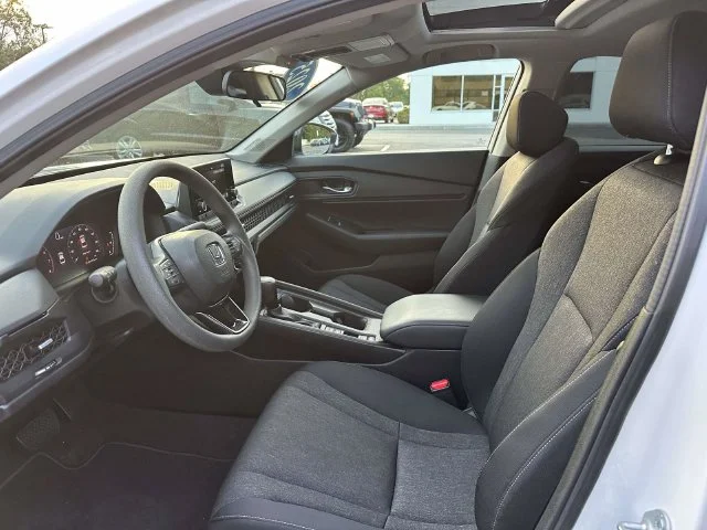 2025 Honda Accord SE - Photo 15