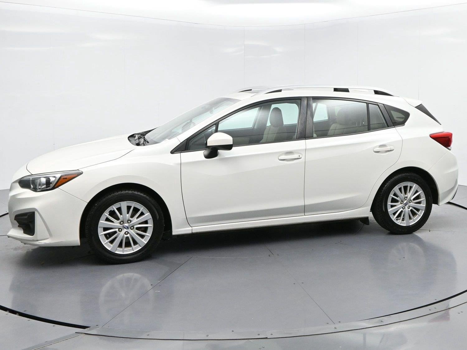 Used 2018 Crystal White Pearl Subaru Premium image 4