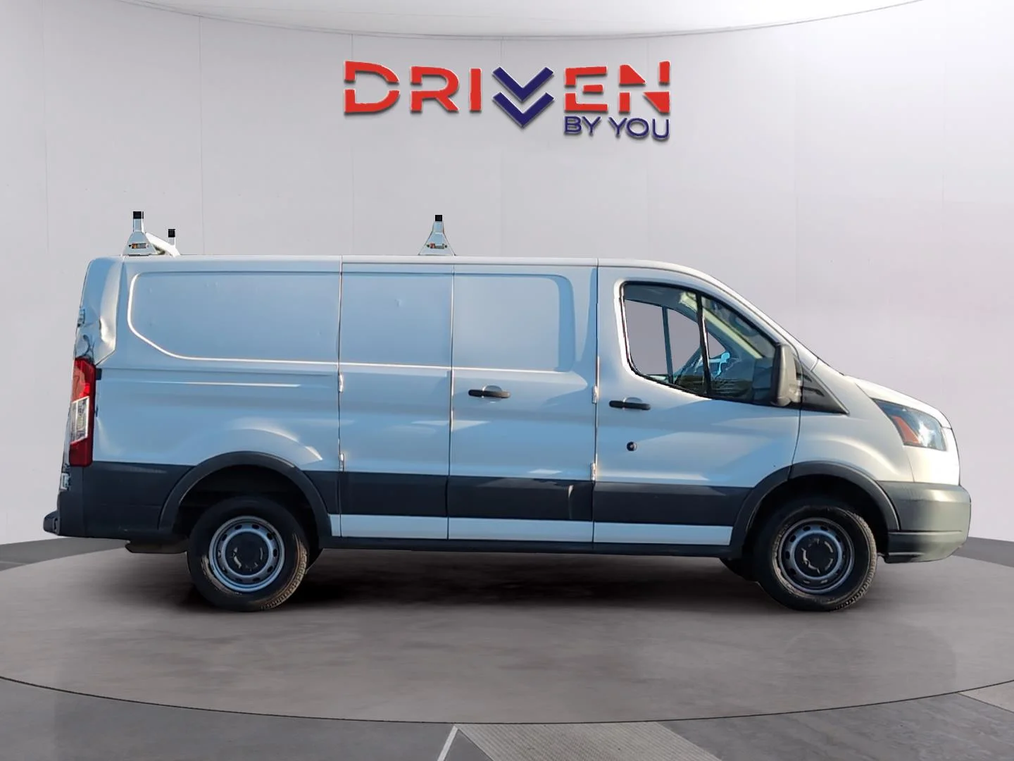 Used 2017 Oxford White Ford T-250 130 Low Rf 9000 GVWR Swing-Out RH Dr image 6