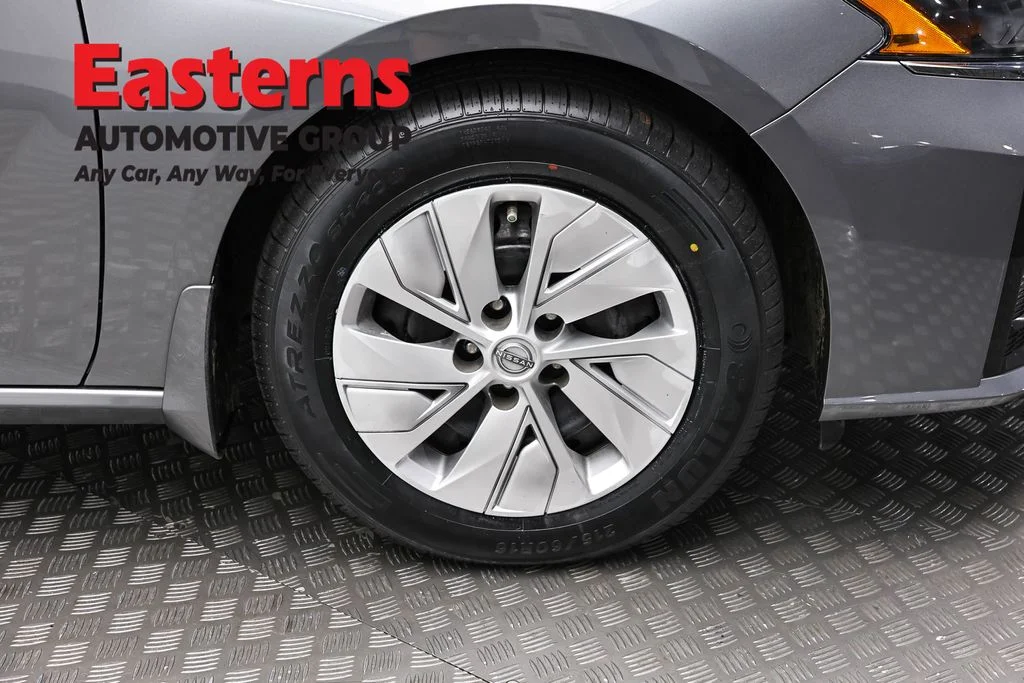 Used 2023 Gray Nissan 2.5 S image 30