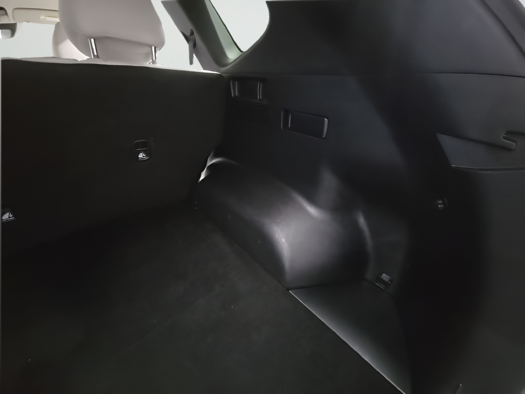 Used 2025 White Hyundai SEL image 20