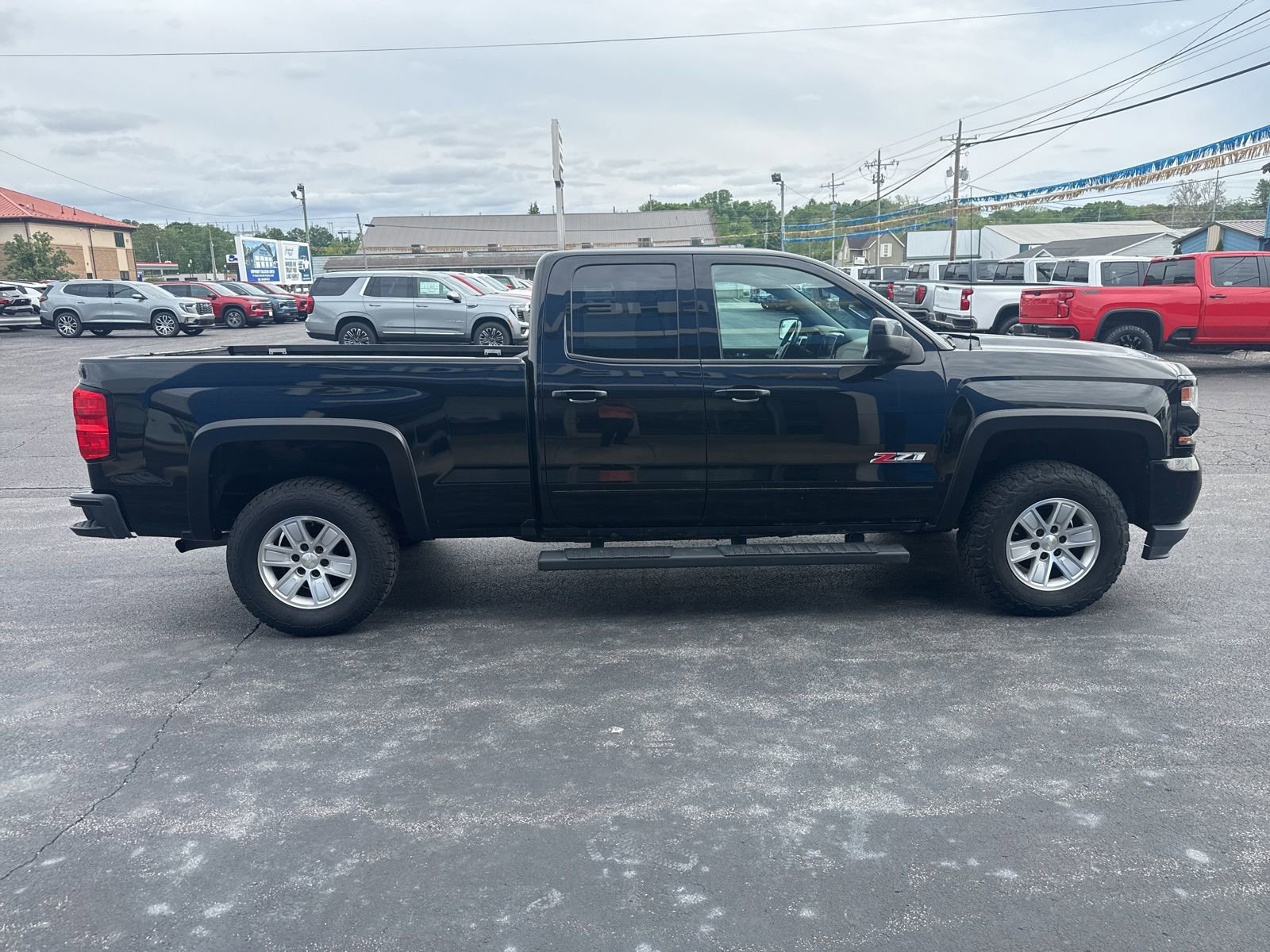 Used 2017 Black Chevrolet LT image 8