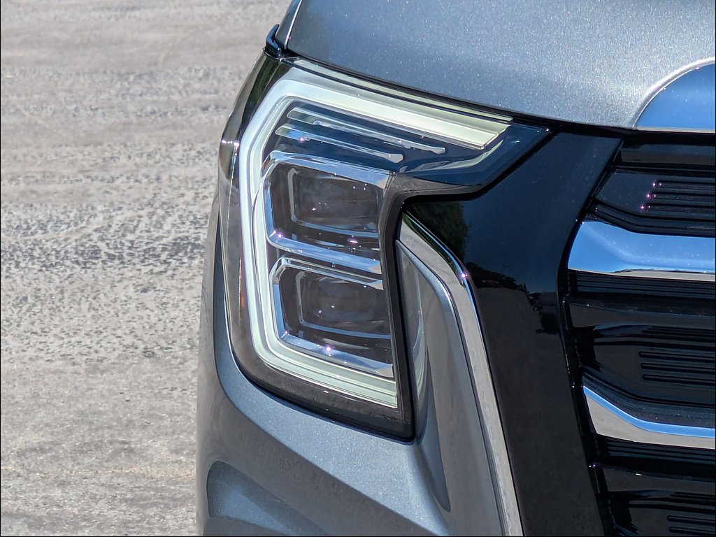 New 2026 Sterling Metallic GMC Elevation image 10