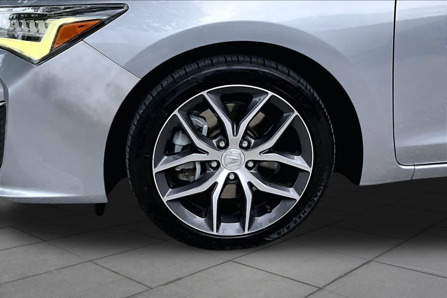 Used 2020 Lunar Silver Metallic Acura w/Premium Pkg image 11