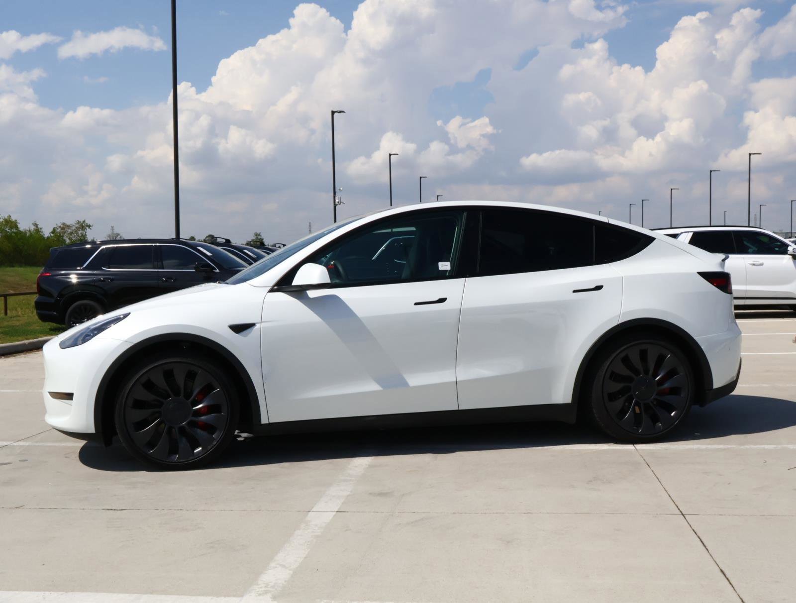 Used 2023 Tesla Model Y Performance with VIN 7SAYGDEF7PF646752 for sale in Friendswood, TX
