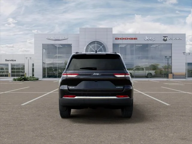 New 2026 Diamond Black Crystal Pearl-Coat Exterior Paint Jeep Laredo image 33