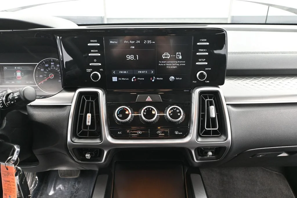 2023 Kia Sorento LX - Photo 30