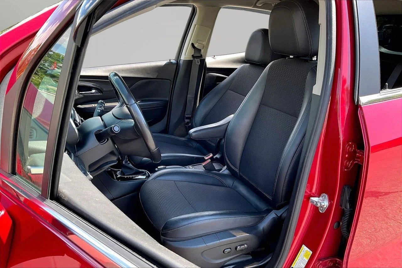 Used 2019 Red Buick Preferred image 20