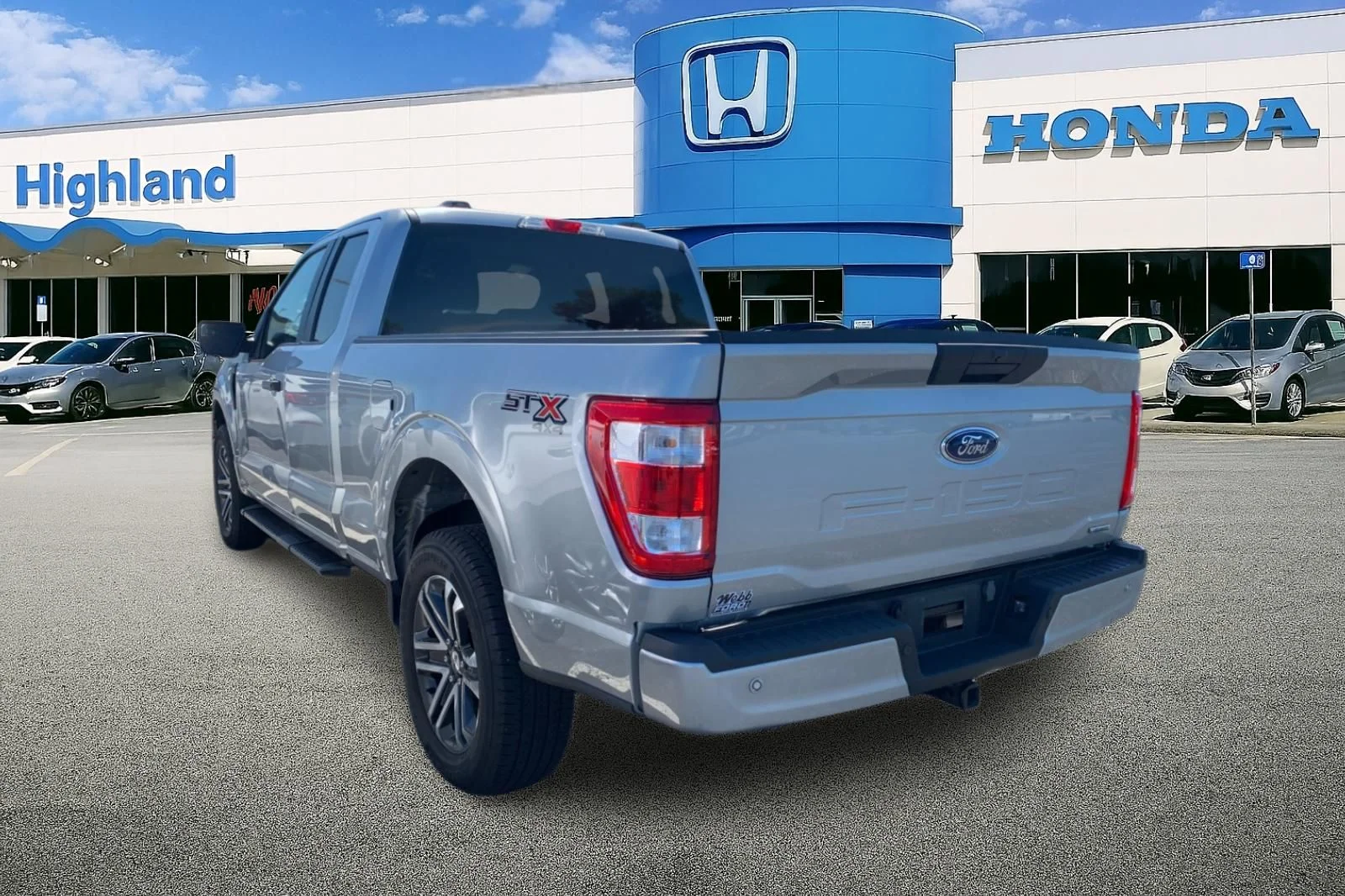 Used 2023 Silver Ford XL image 2