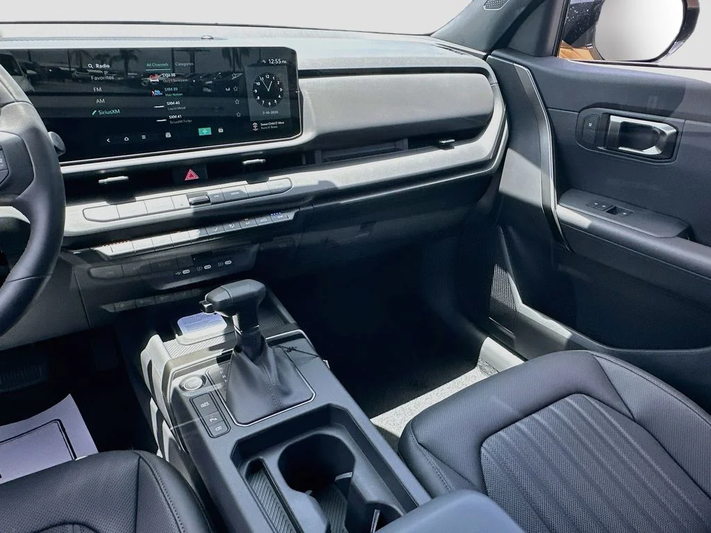 New 2027 Terrain Brown Kia X-Line S image 22