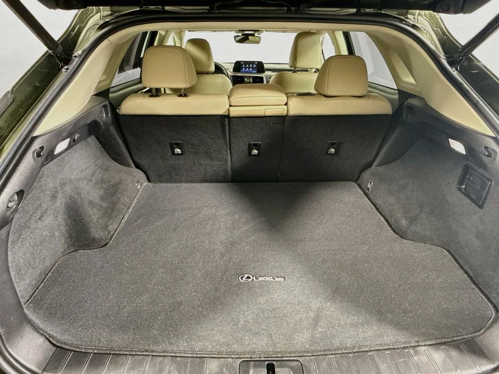 Used 2021 Nori Green Pearl Lexus  image 25
