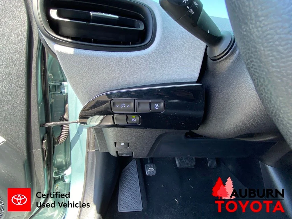 Certified Used 2022 Beige Toyota L image 33