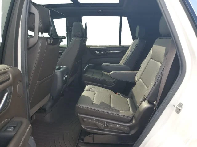 Used 2021 WHITE FROST TRICOAT GMC Denali image 26