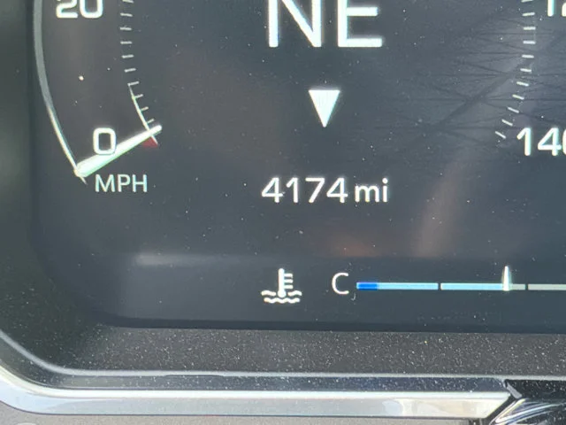 Used 2026 Summit White GMC Elevation image 27