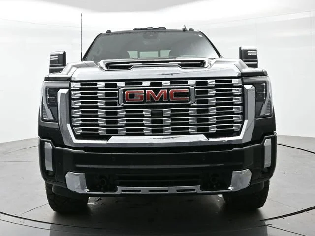 Used 2024 Onyx Black GMC Denali image 2